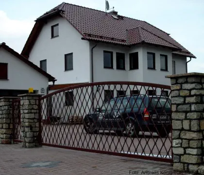 Arealtor - Drehtor mit filigraner Füllung Eigenfertigung Andreas König TOR-METALL